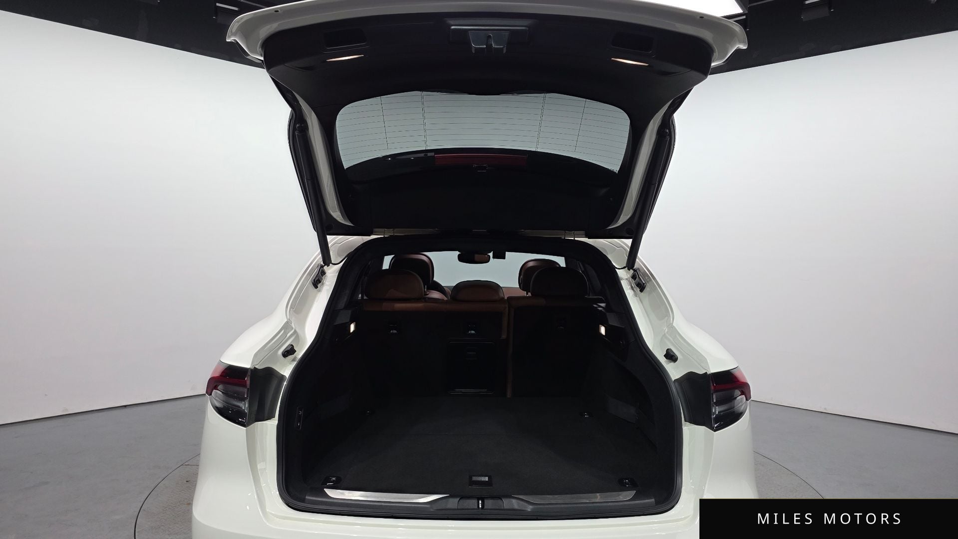 Maserati 르반떼 2018 — миниатюра 20
