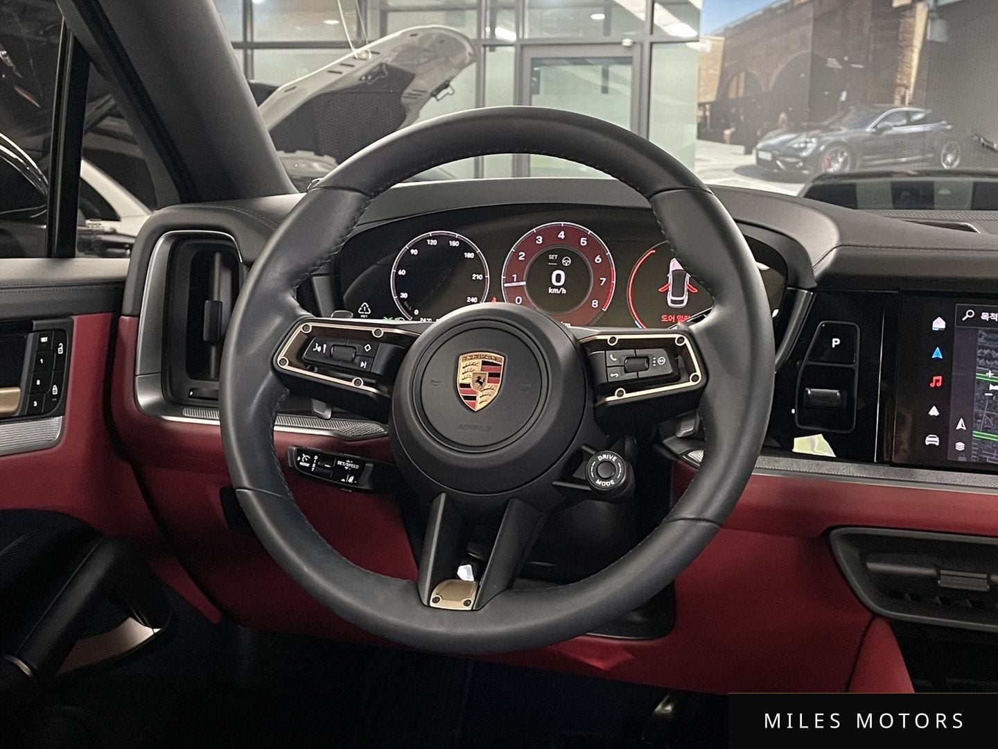 Porsche Cayenne 2025 — миниатюра 12
