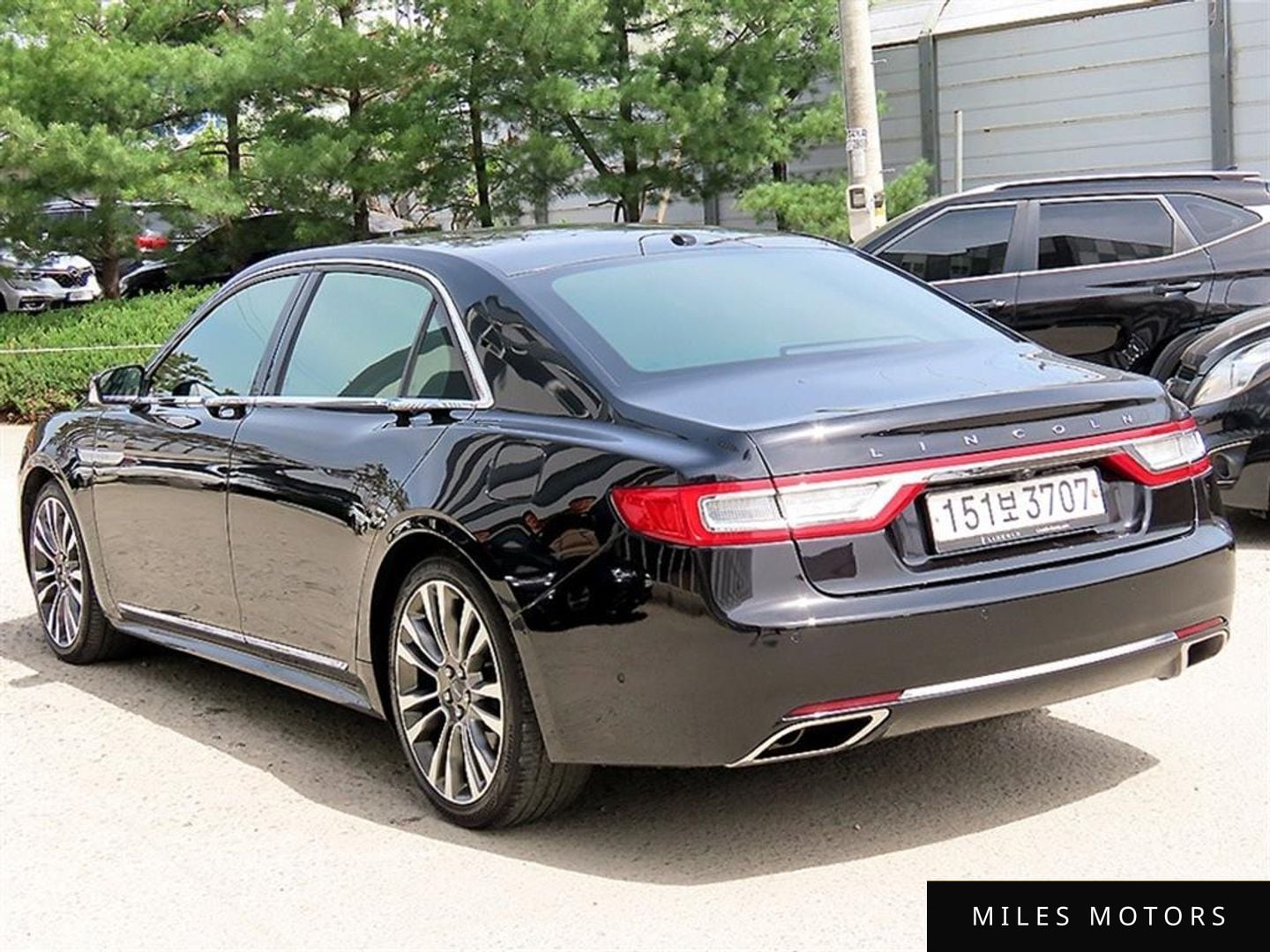 Lincoln Continental 2017 — миниатюра 3