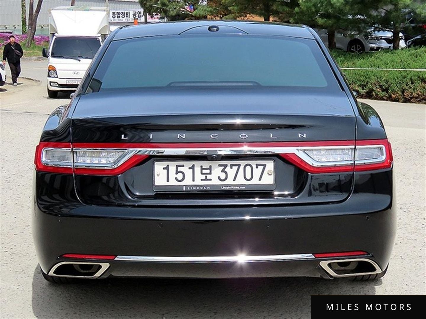 Lincoln Continental 2017 — миниатюра 4