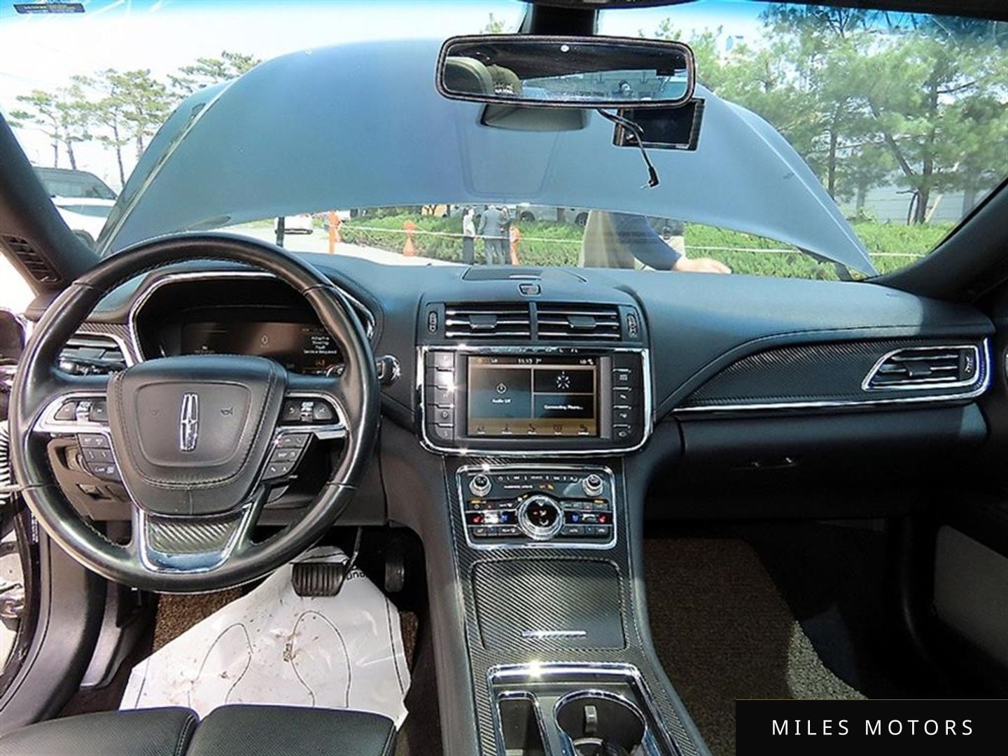 Lincoln Continental 2017 — миниатюра 7