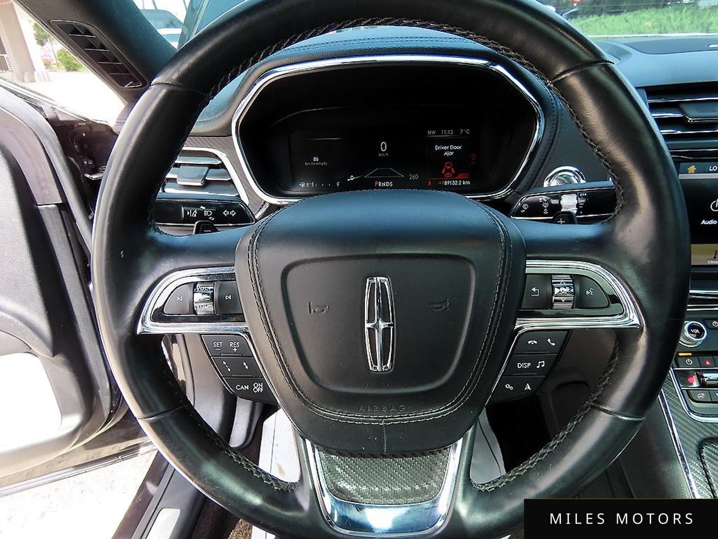 Lincoln Continental 2017 — миниатюра 8