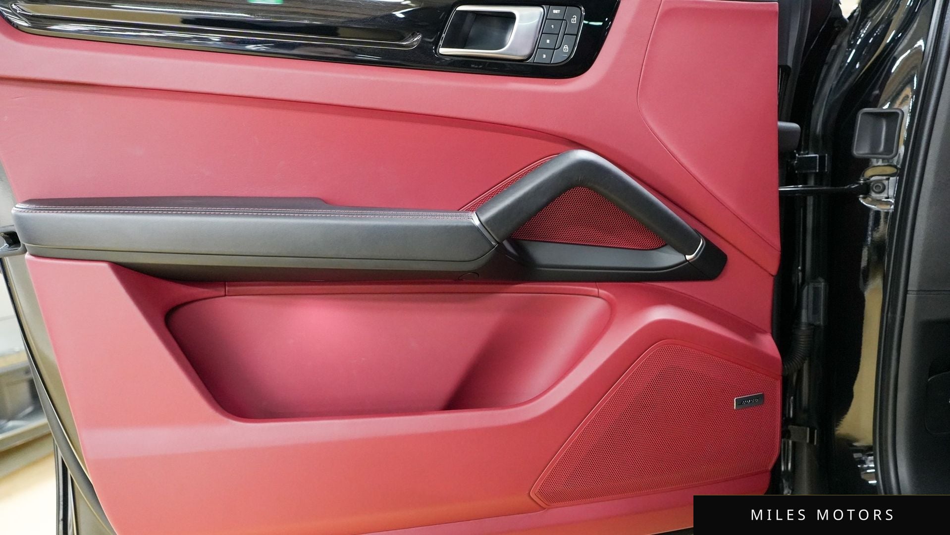 Porsche Cayenne 2023 — миниатюра 7