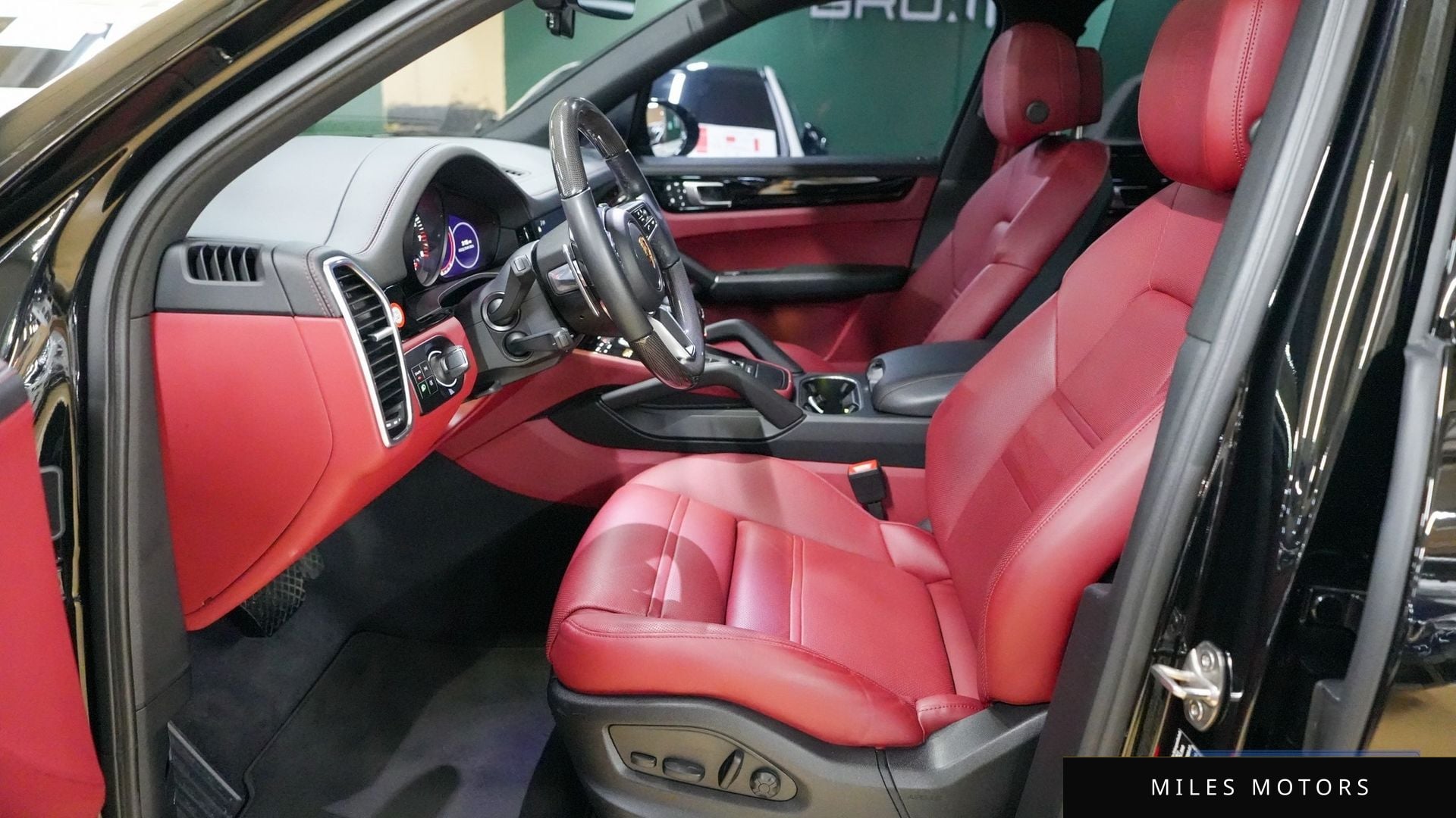 Porsche Cayenne 2023 — миниатюра 10
