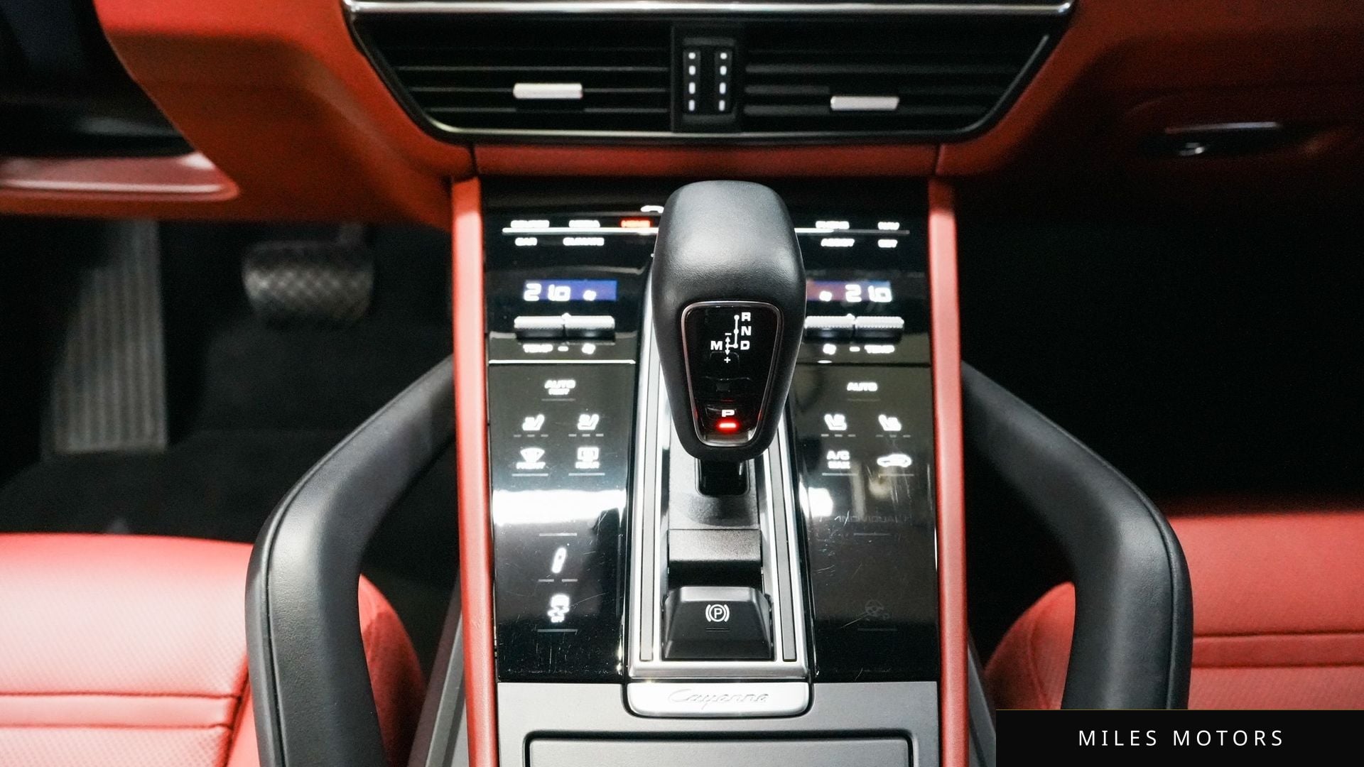 Porsche Cayenne 2023 — миниатюра 12