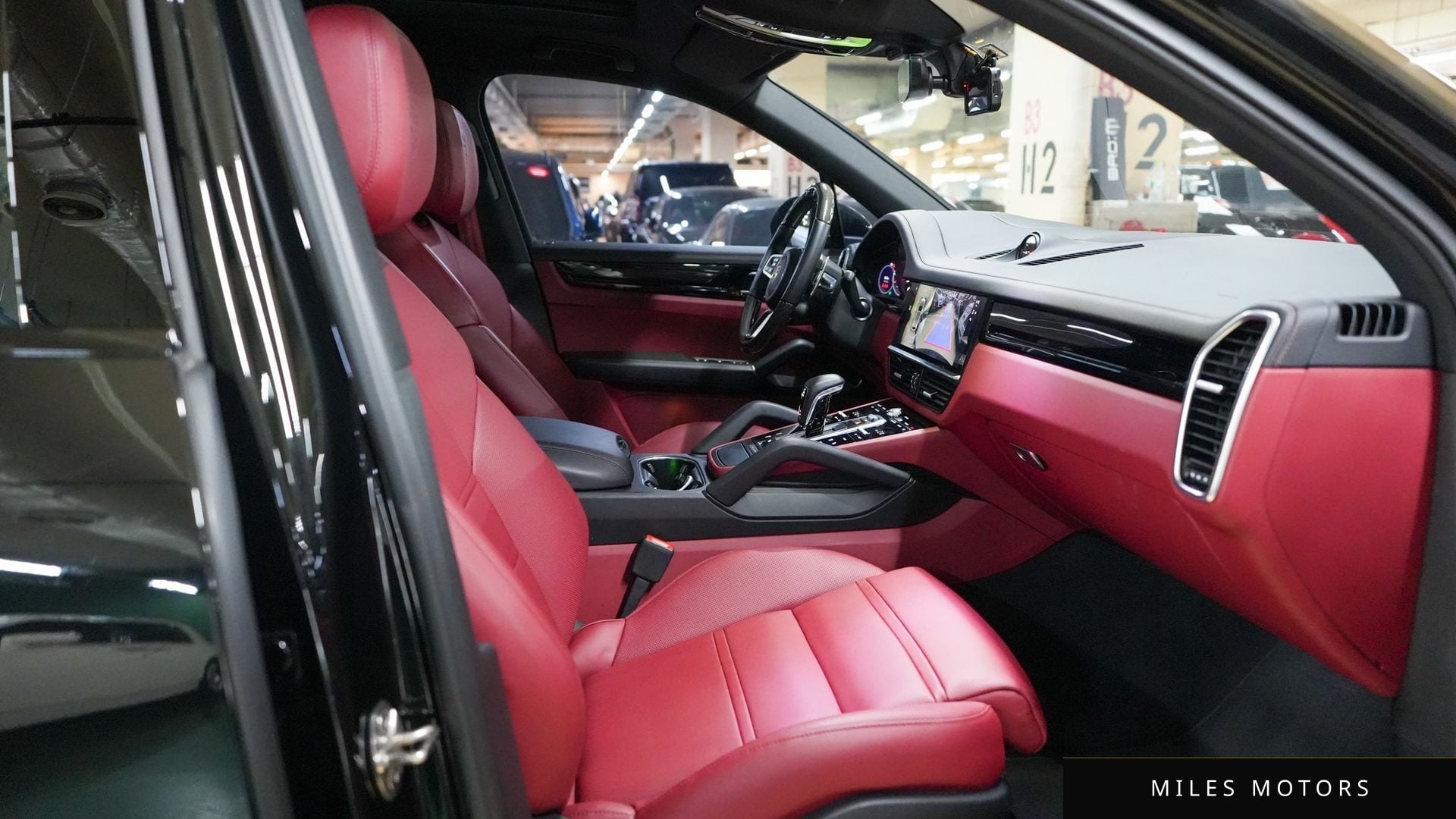 Porsche Cayenne 2023 — миниатюра 17