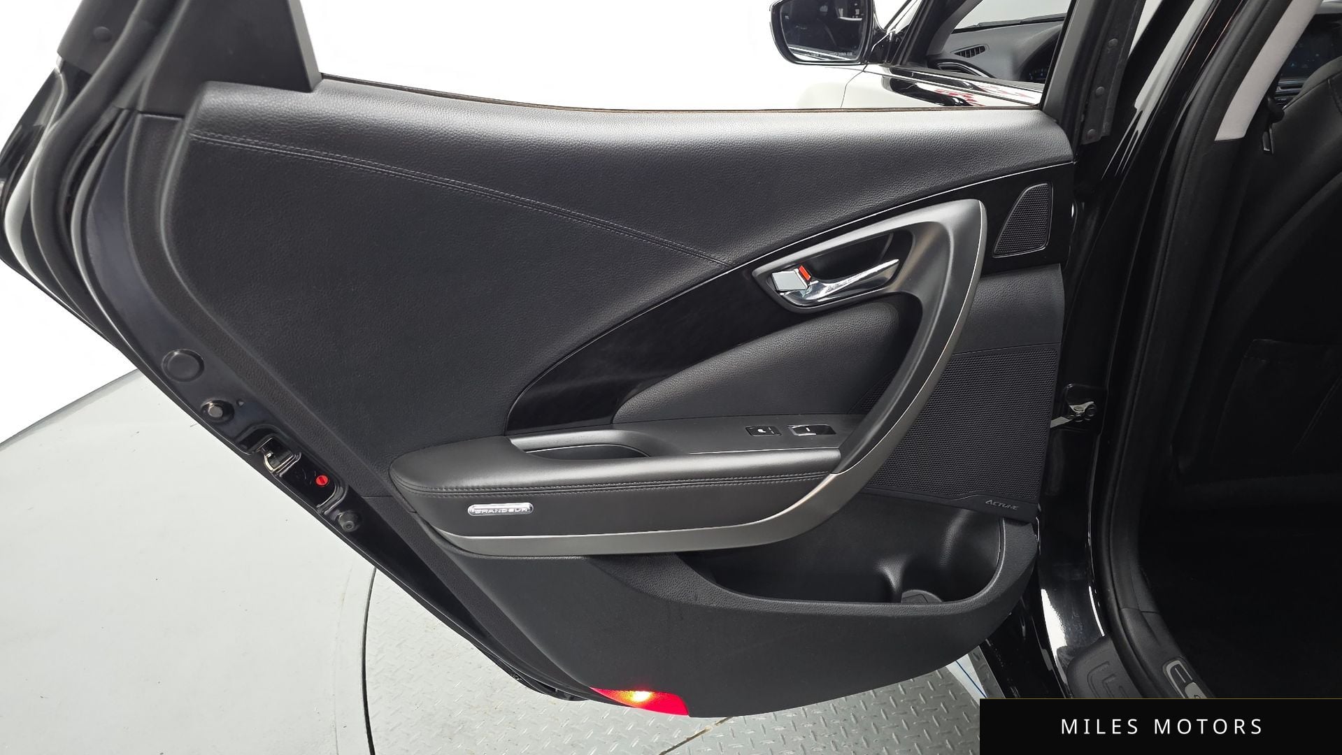 Hyundai Grandeur 2015 — миниатюра 15