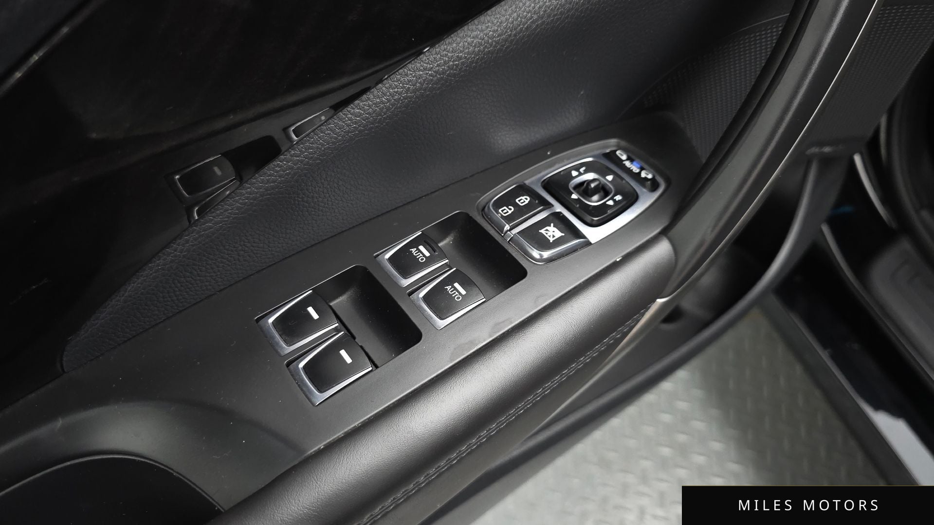 Hyundai Grandeur 2015 — миниатюра 30