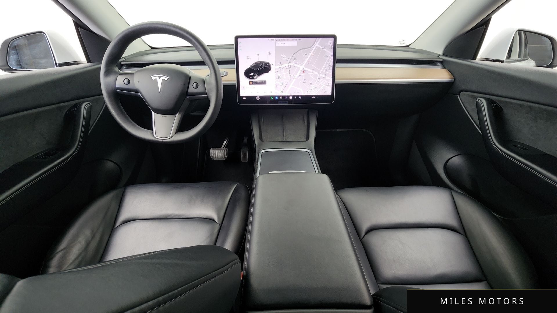 Tesla Model Y 2021 — миниатюра 10