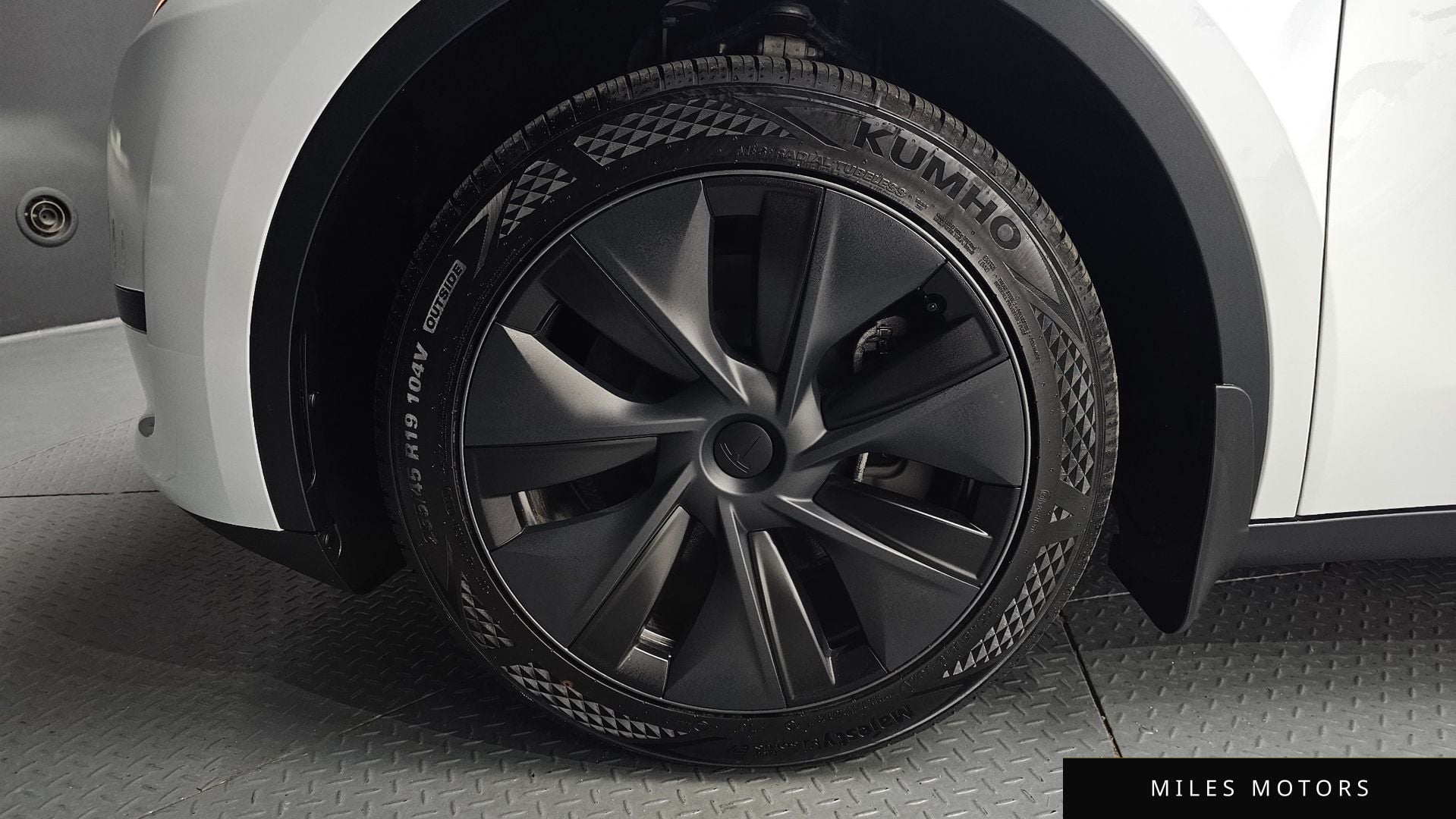 Tesla 모델 Y 2024 — миниатюра 5