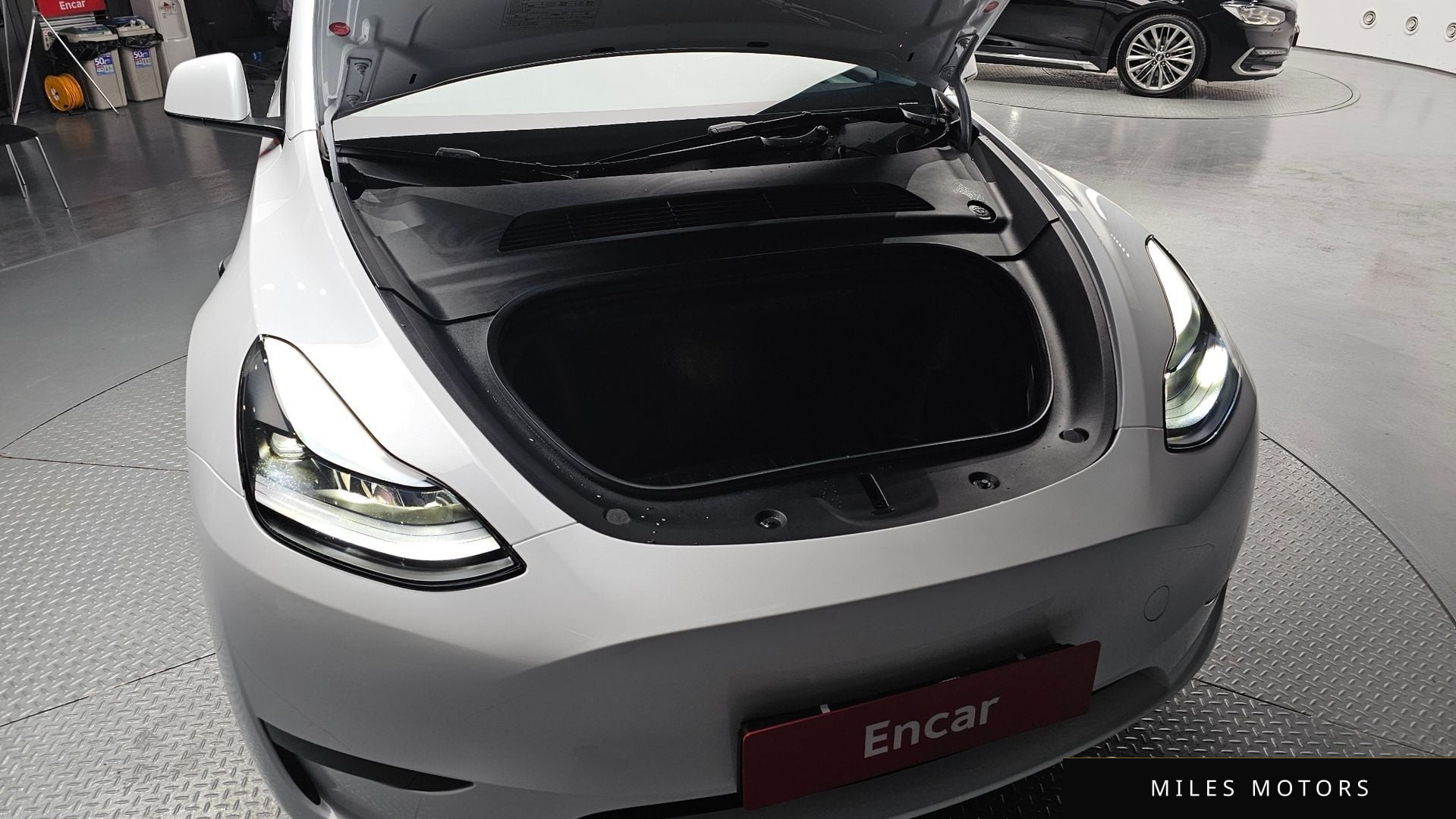 Tesla 모델 Y 2024 — миниатюра 6