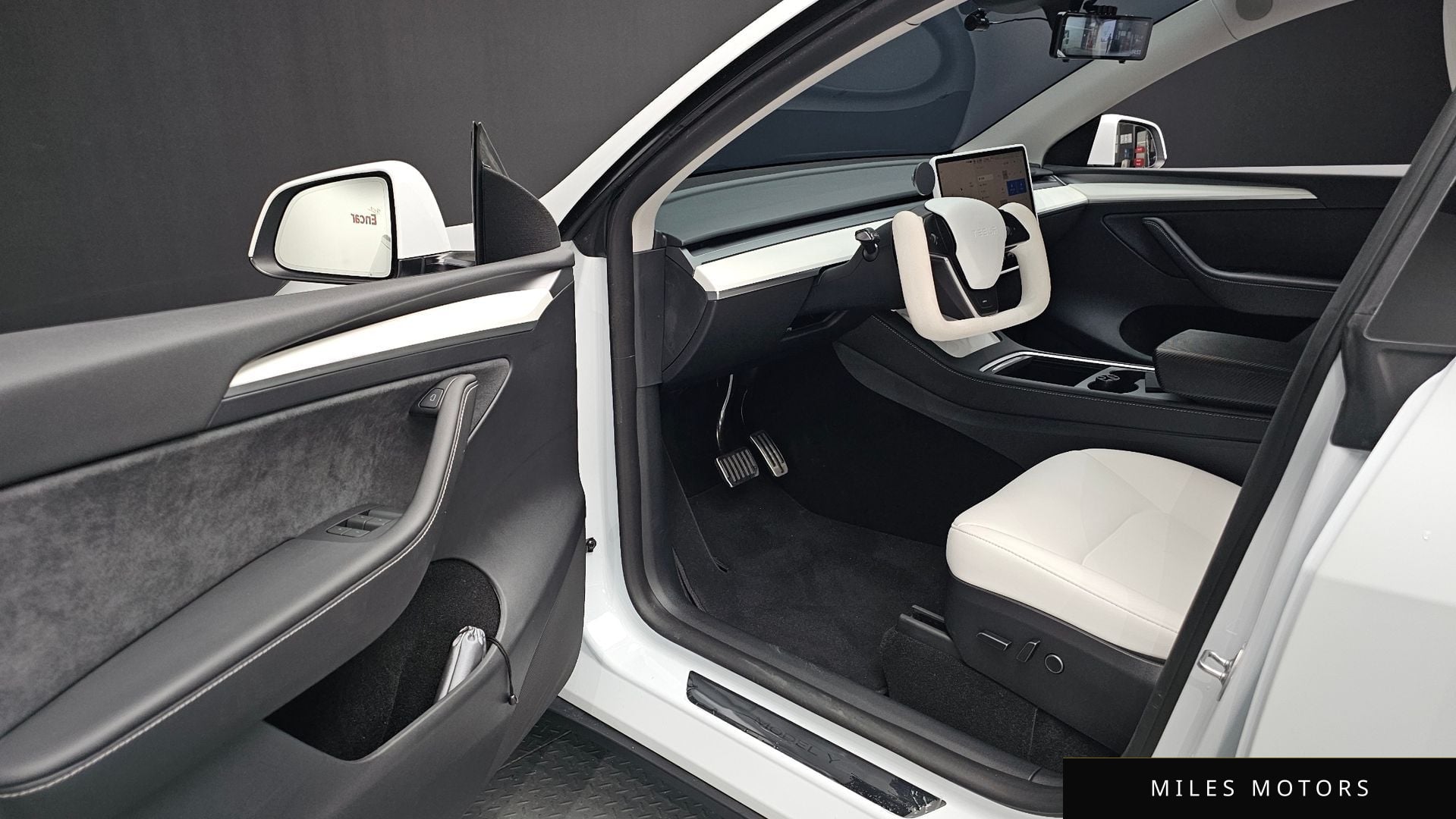 Tesla 모델 Y 2024 — миниатюра 17