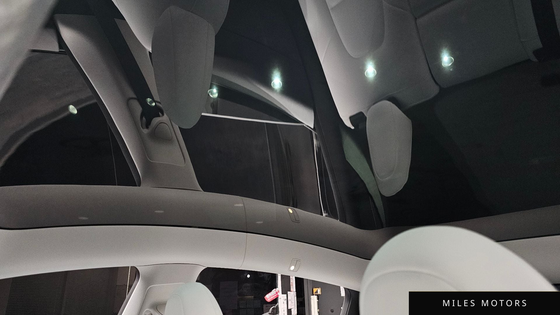 Tesla 모델 Y 2024 — миниатюра 25