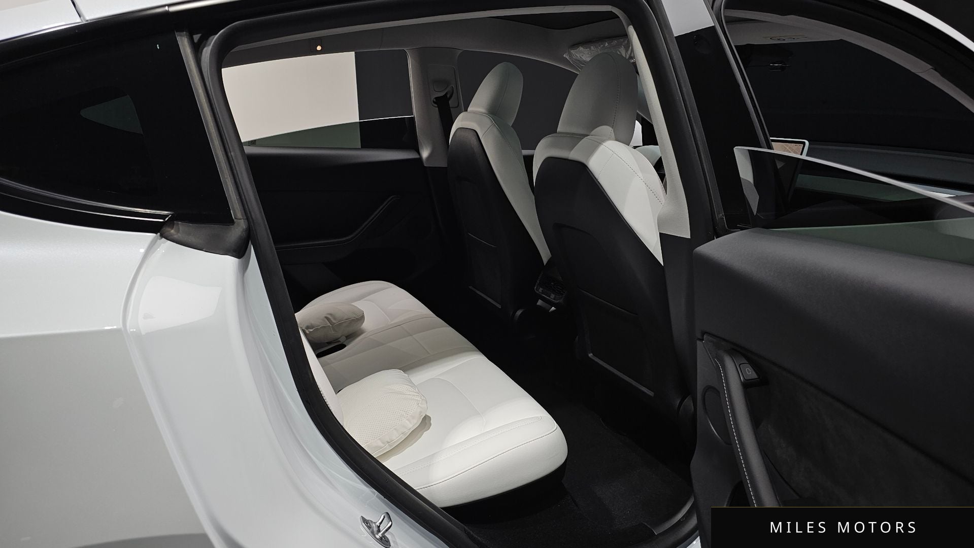 Tesla 모델 Y 2024 — миниатюра 16