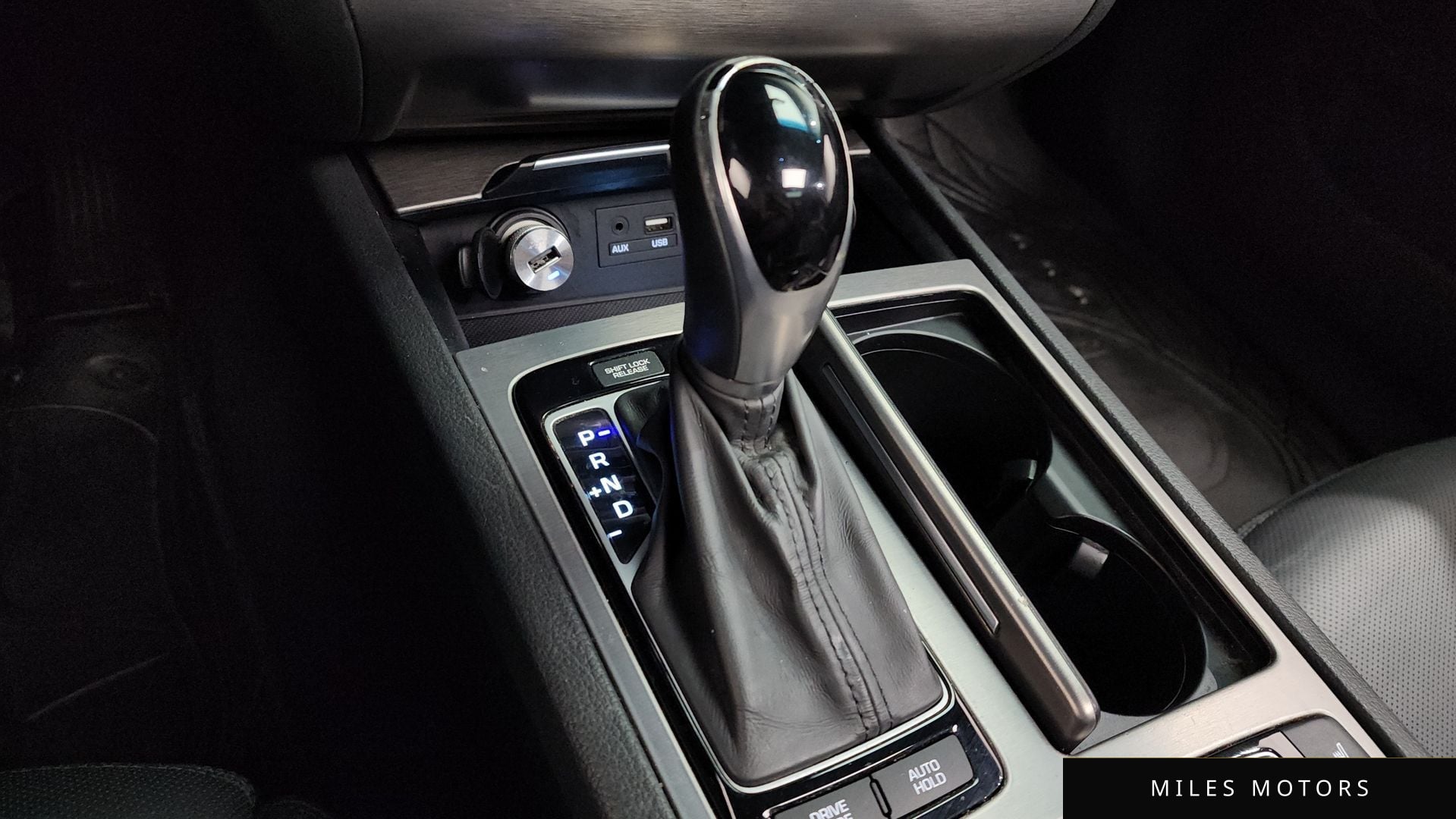 Hyundai Genesis 2015 — миниатюра 12