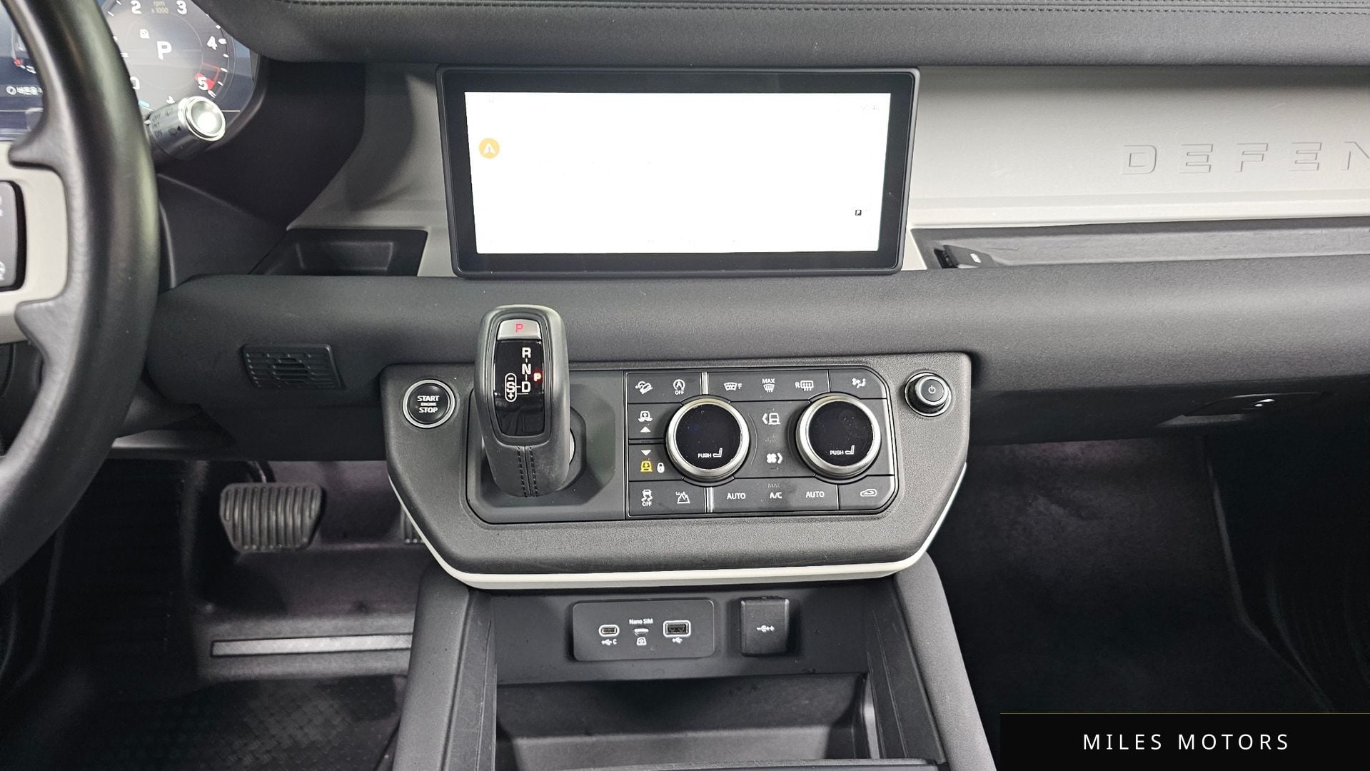 Land Rover Defender 2020 — миниатюра 19