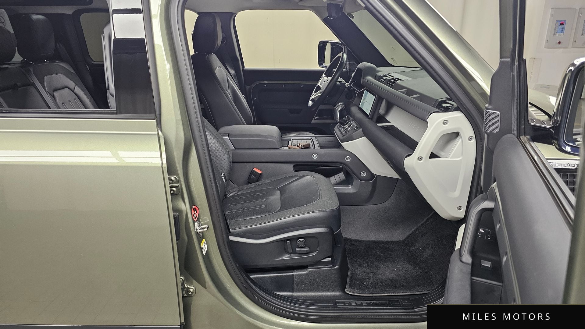 Land Rover Defender 2020 — миниатюра 16