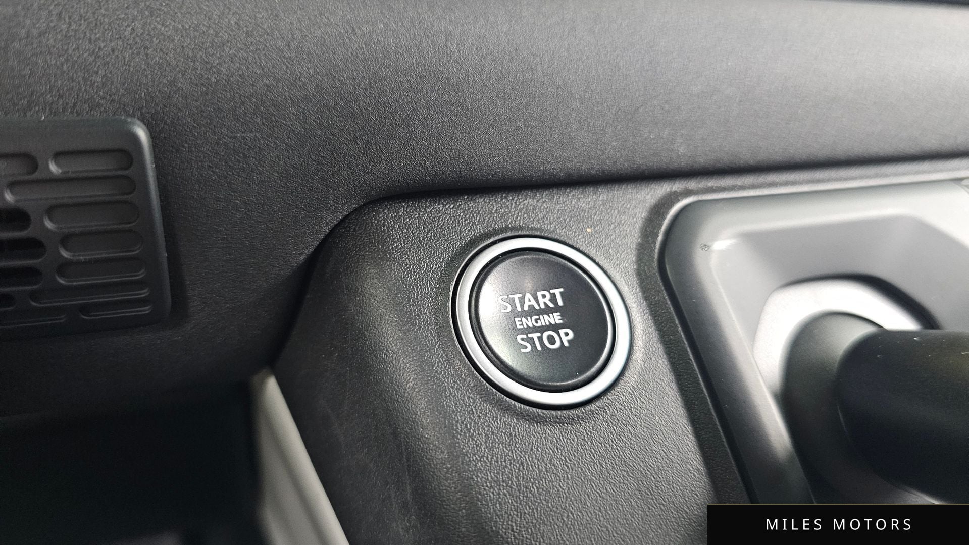 Land Rover Defender 2020 — миниатюра 28