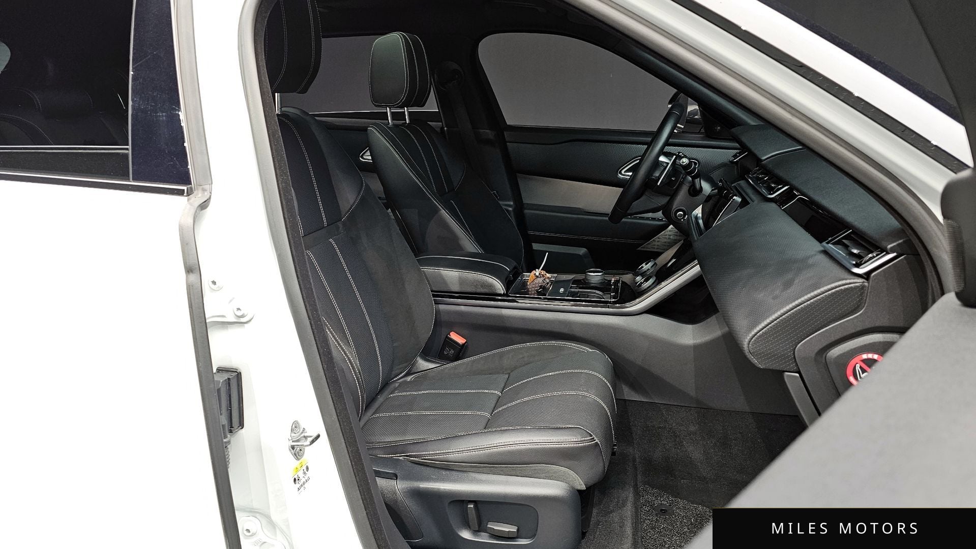 Land Rover Range Rover Velar 2019 — миниатюра 17