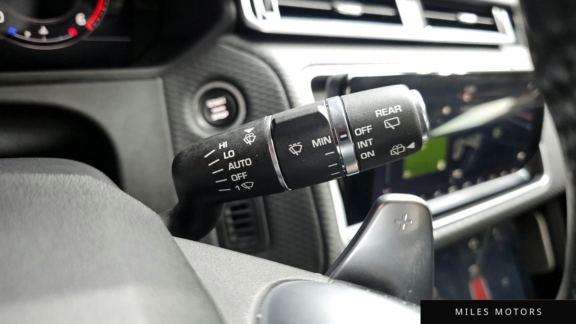 Land Rover Range Rover Velar 2019 — миниатюра 31