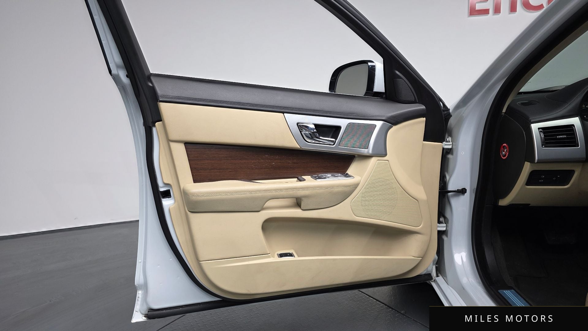 Jaguar New XF 2015 — миниатюра 14