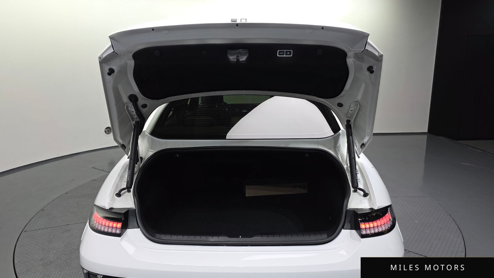 Hyundai Ioniq6 2023 — миниатюра 26