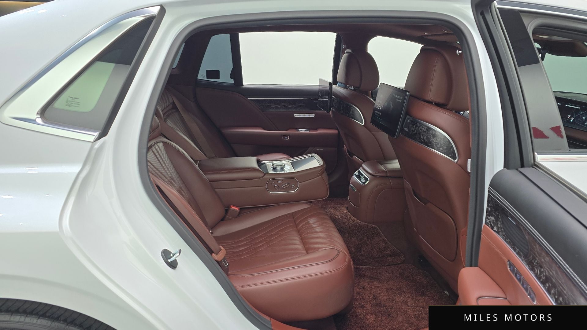 Genesis G90 (RS4) 2022 — миниатюра 11