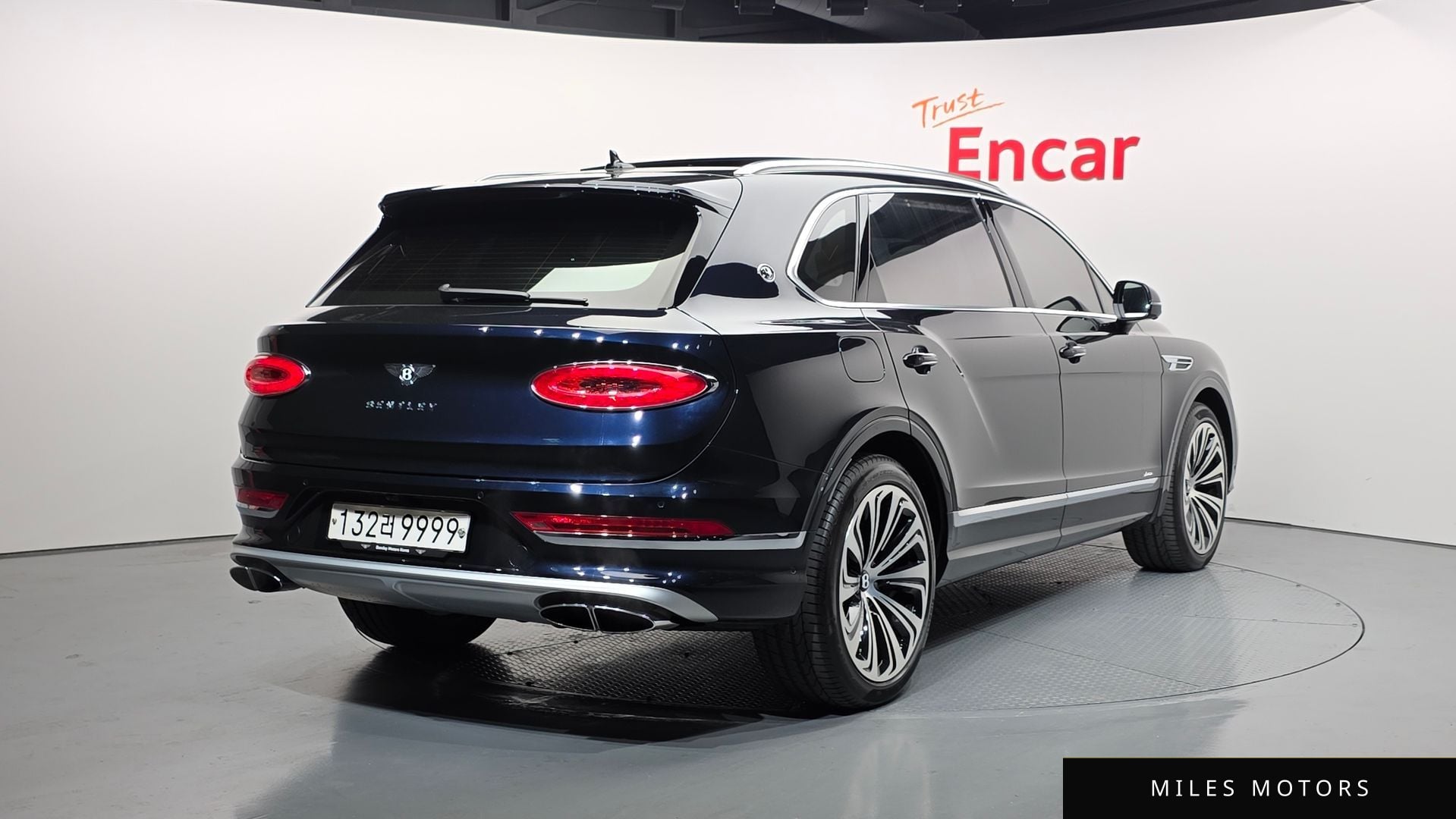 Bentley Bentayga 2025 — миниатюра 2