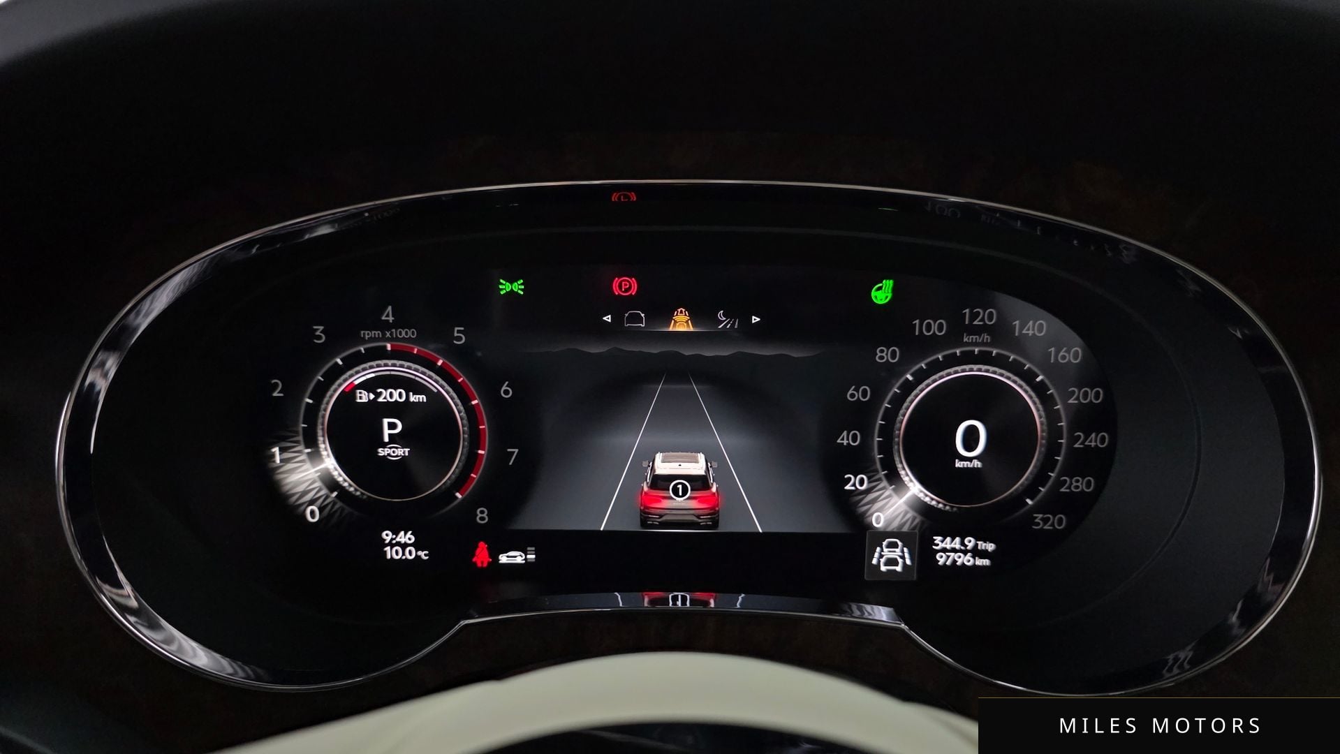 Bentley Bentayga 2025 — миниатюра 8
