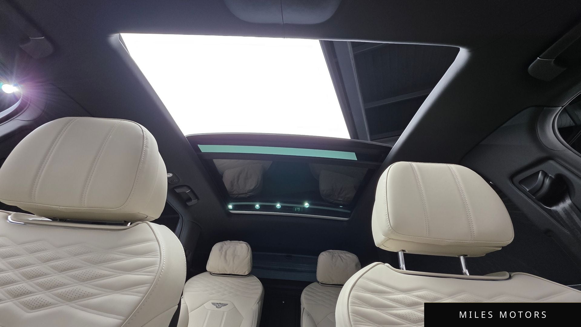 Bentley Bentayga 2025 — миниатюра 12