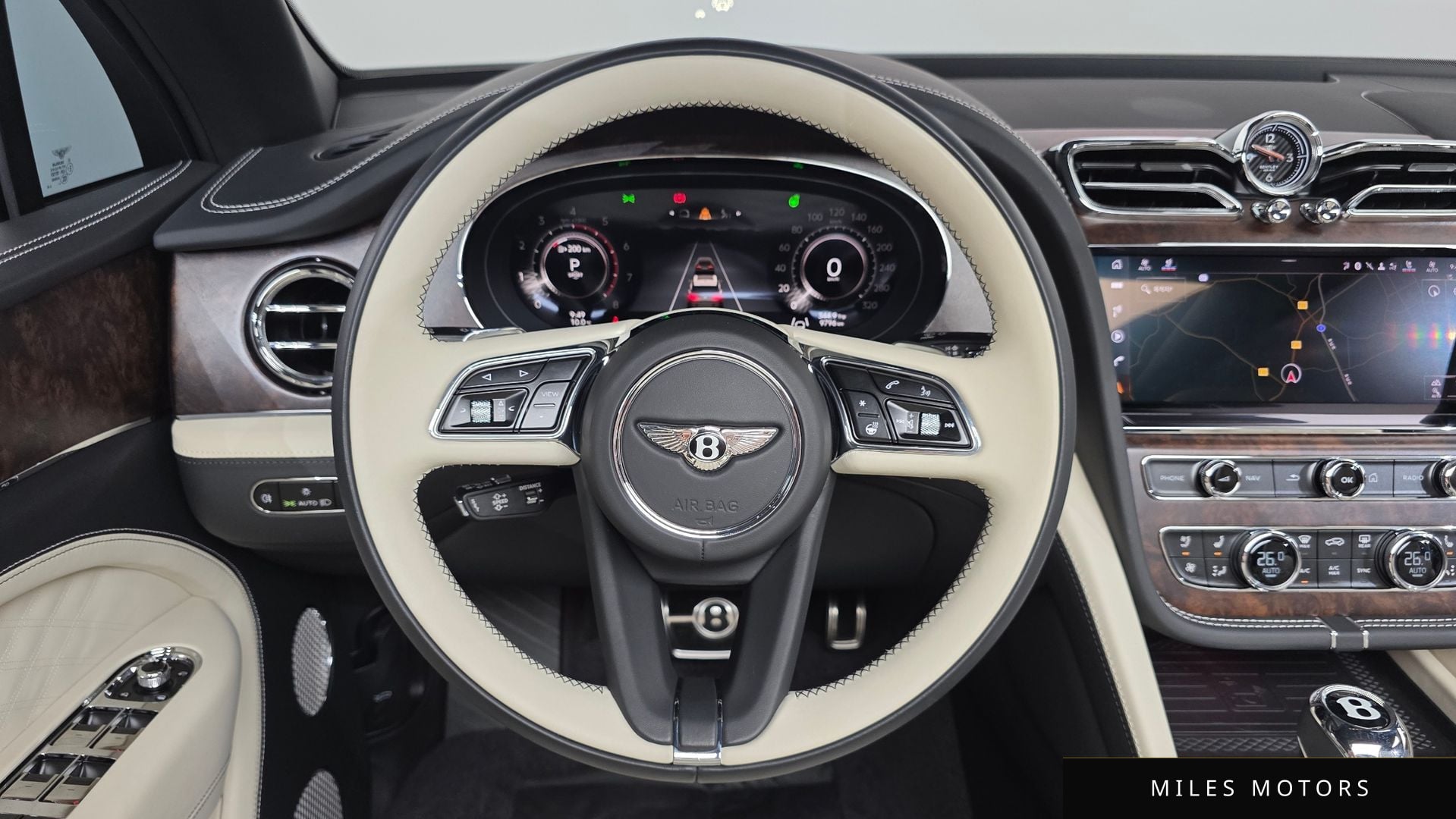 Bentley Bentayga 2025 — миниатюра 14