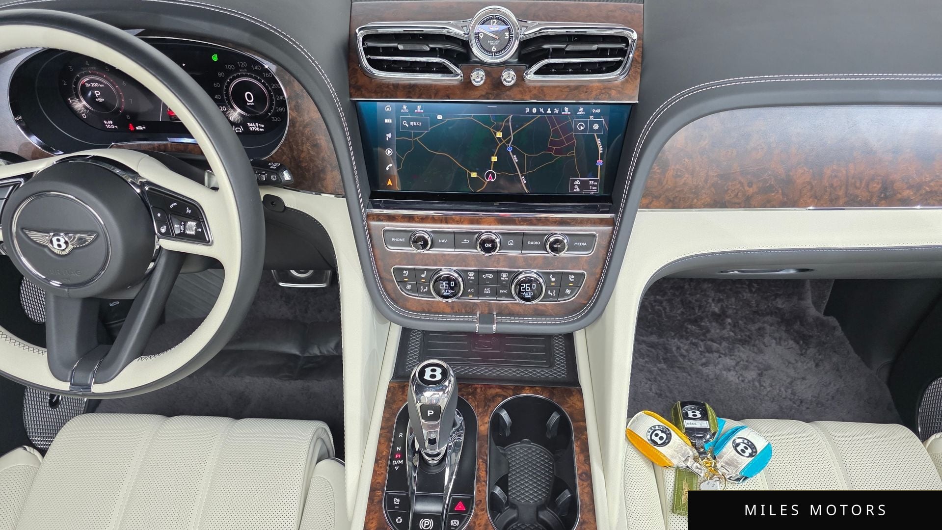 Bentley Bentayga 2025 — миниатюра 15