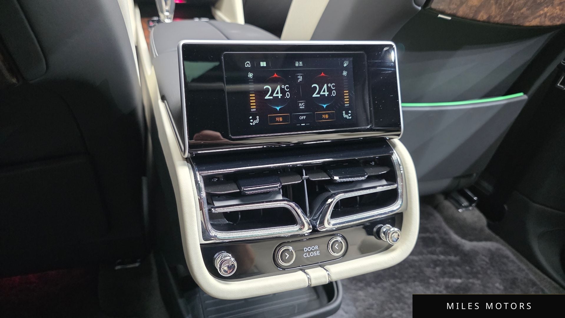 Bentley Bentayga 2025 — миниатюра 18