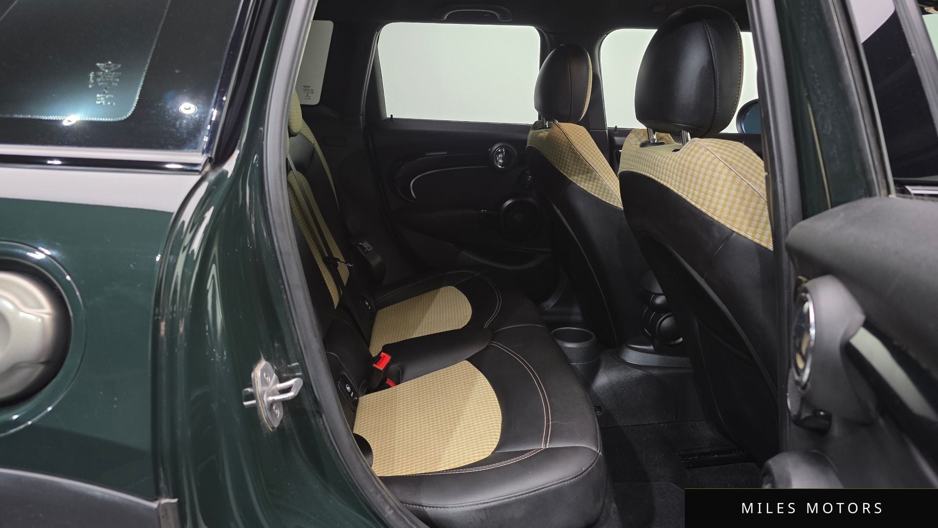 MINI 쿠퍼 S 2023 — миниатюра 17