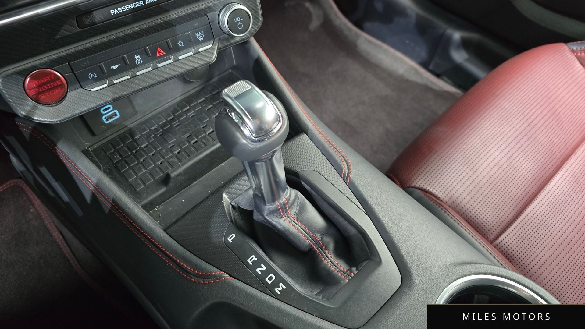 Ford Mustang 2024 — миниатюра 9