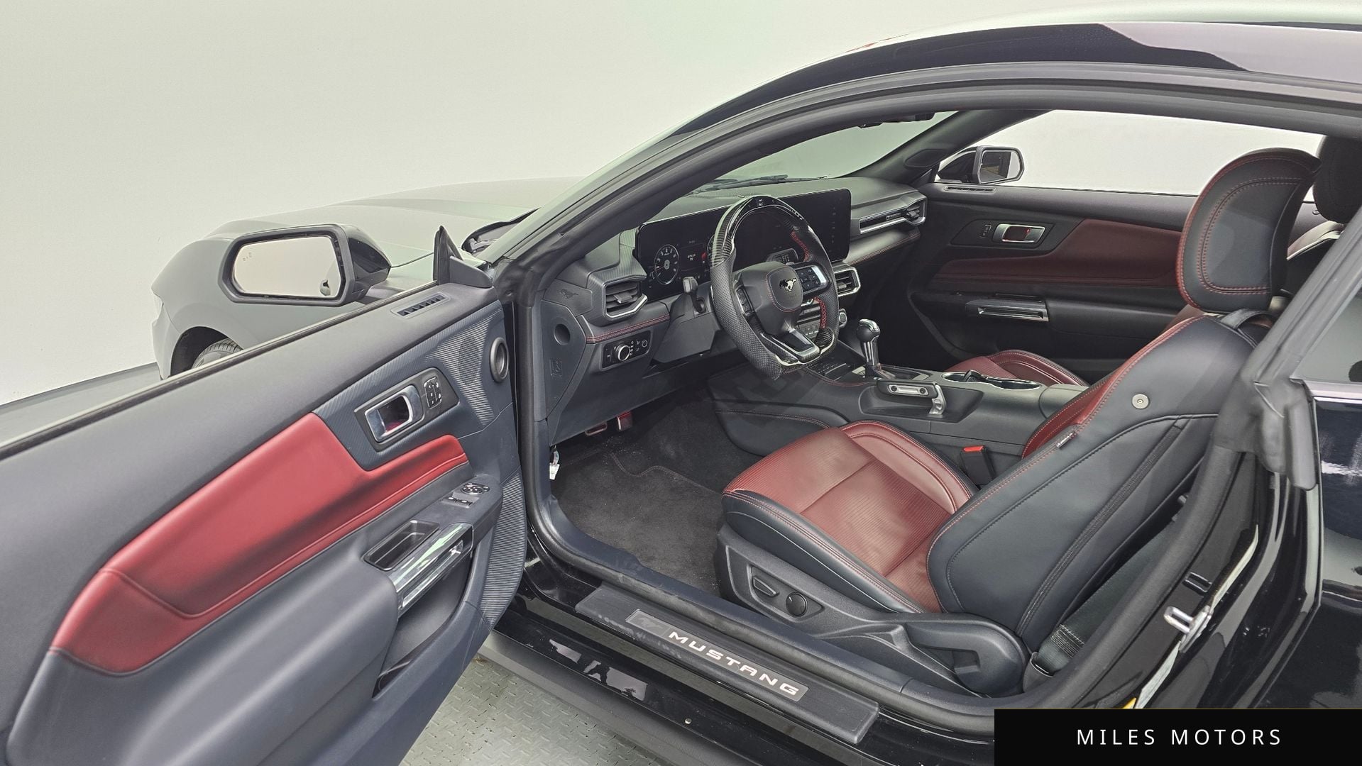 Ford Mustang 2024 — миниатюра 10