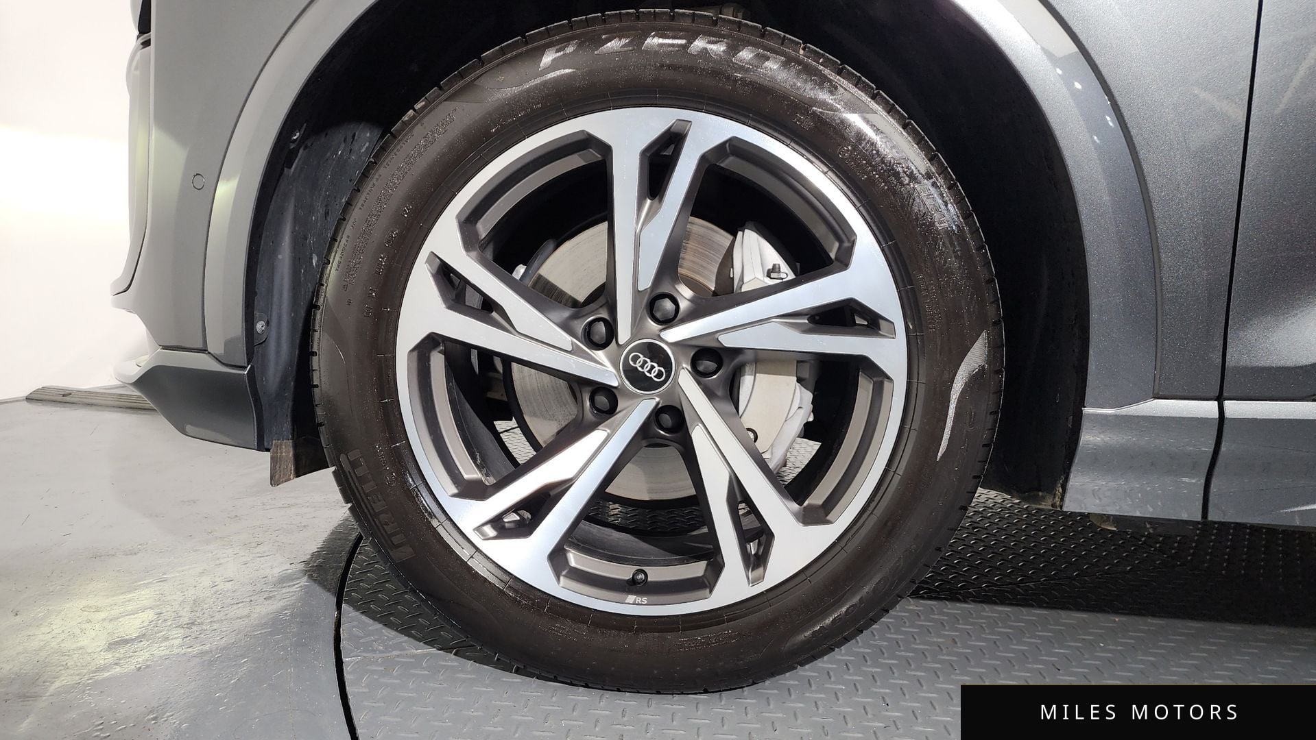 Audi Q6 e-tron 2025 — миниатюра 5
