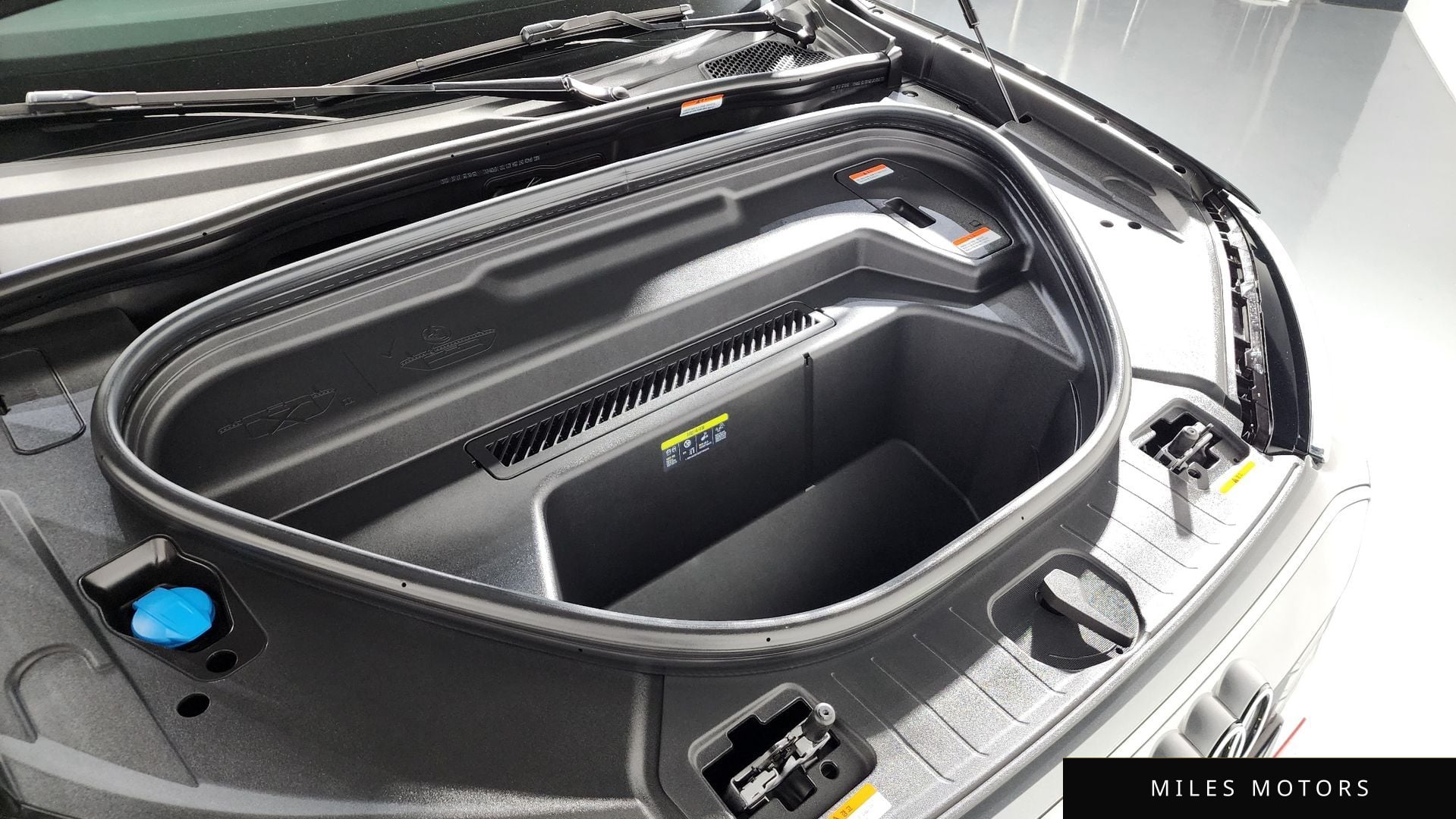 Audi Q6 e-tron 2025 — миниатюра 6