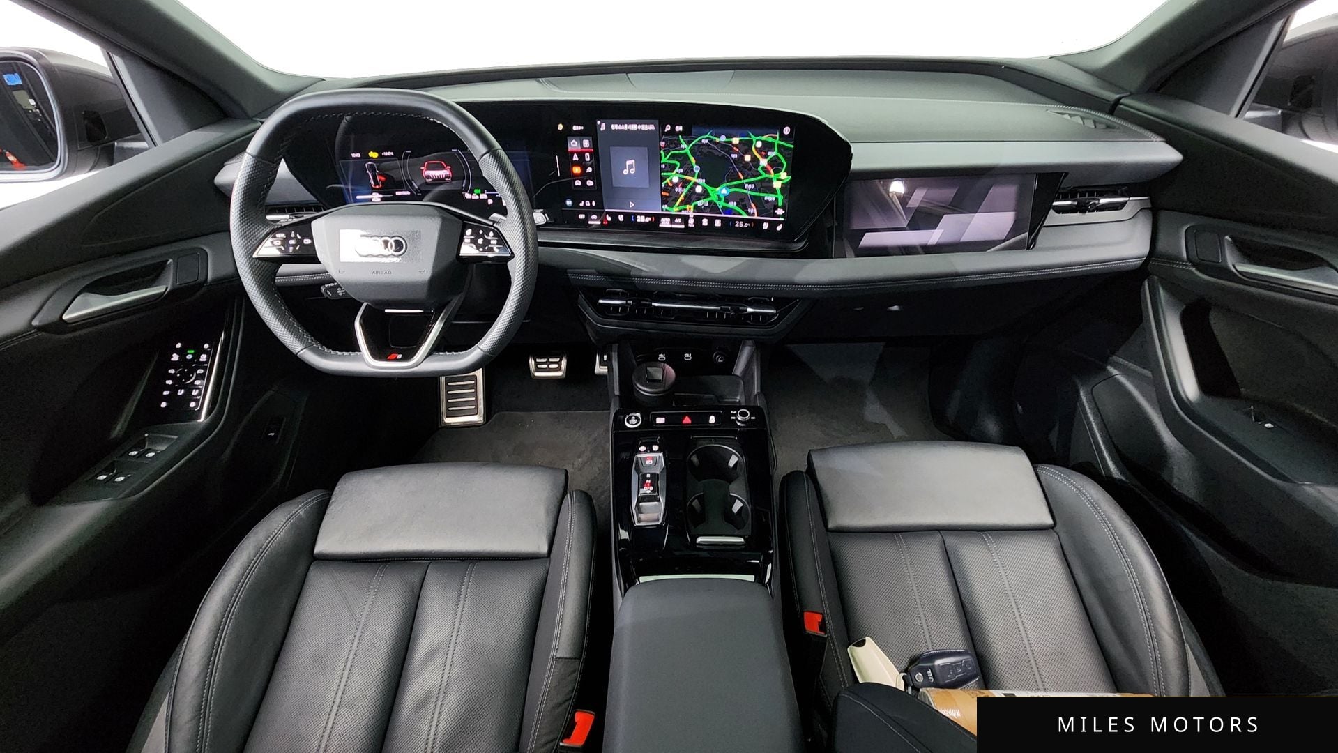 Audi Q6 e-tron 2025 — миниатюра 10