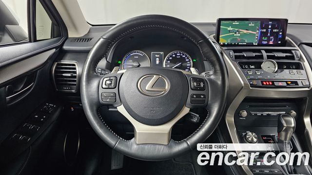 Лексус NX300h 2018 — миниатюра 19