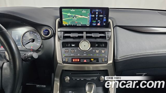 Лексус NX300h 2018 — миниатюра 22