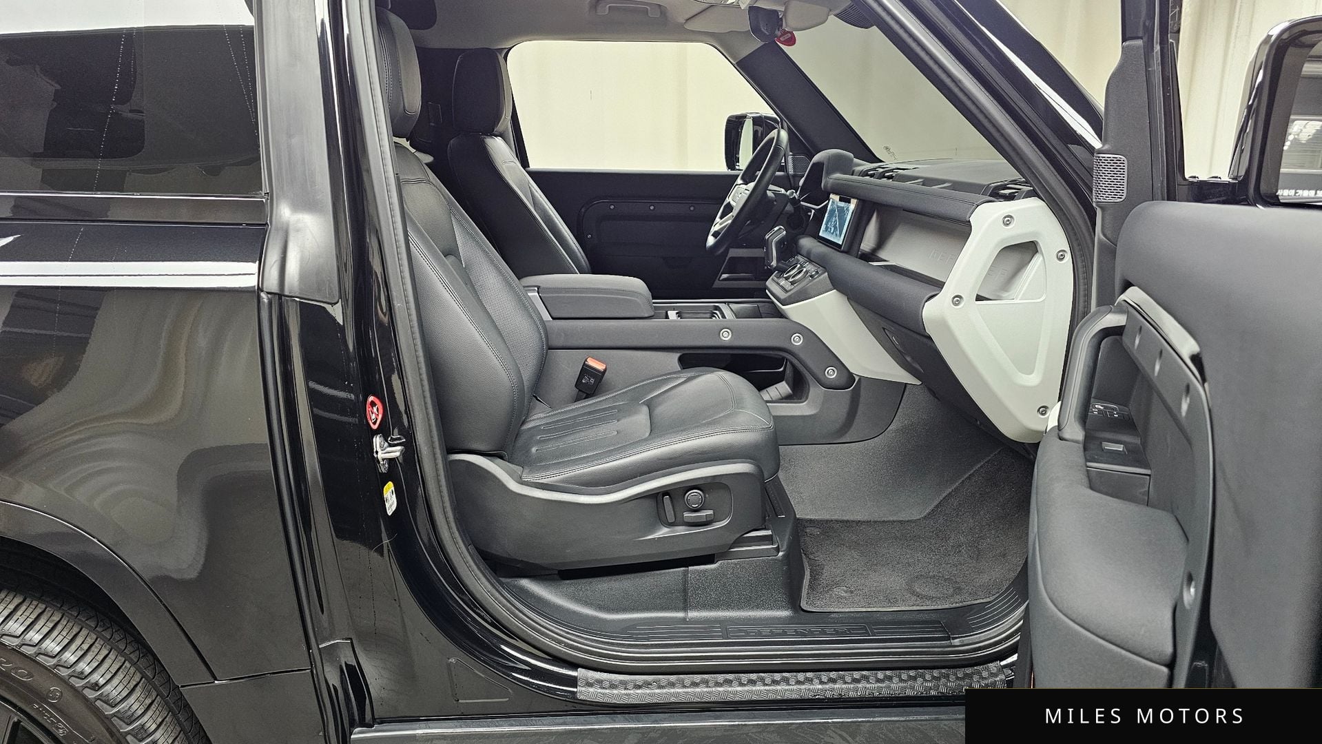 Land Rover 디펜더 (L663) 2022 — миниатюра 17