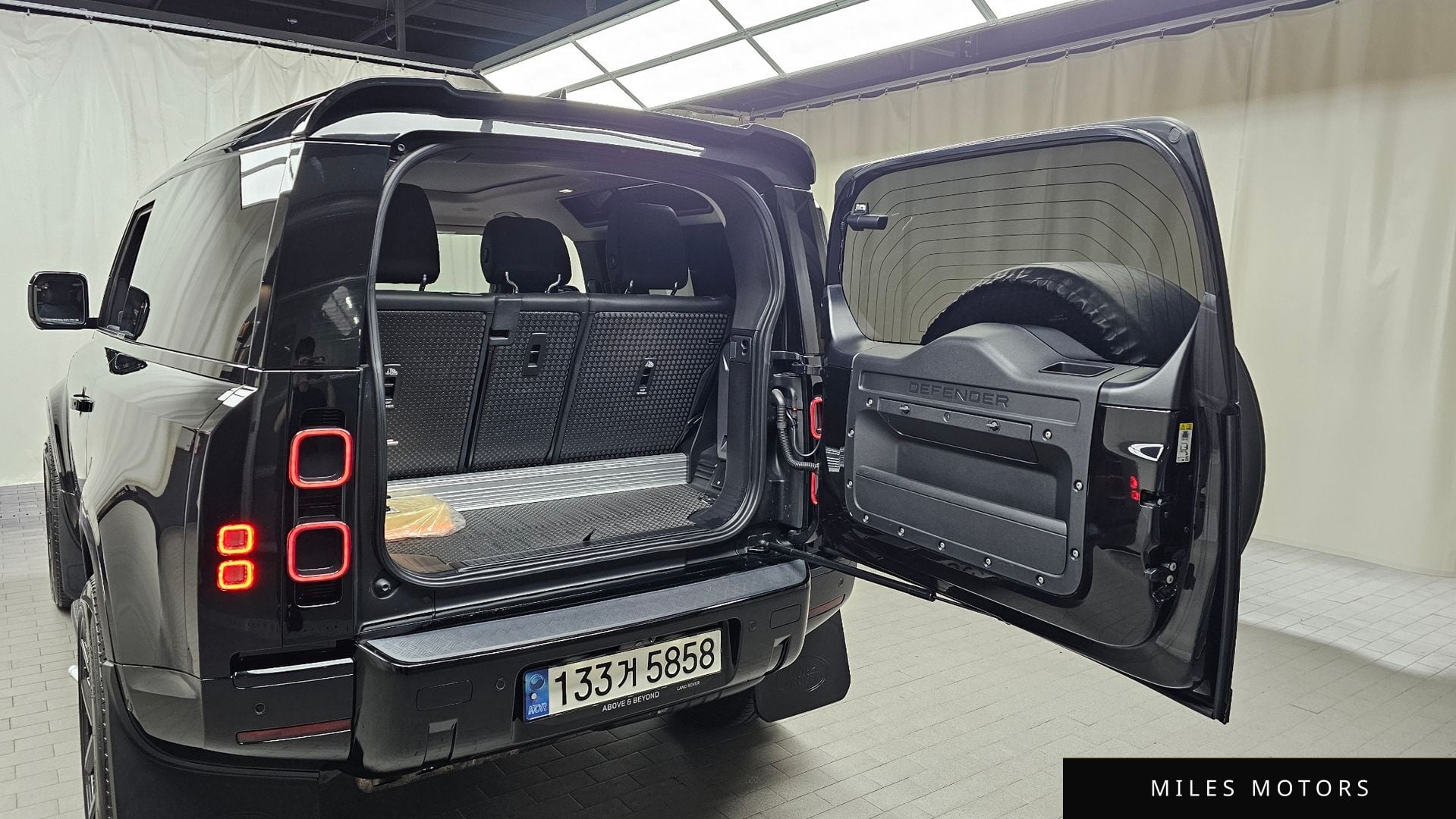Land Rover 디펜더 (L663) 2022 — миниатюра 26