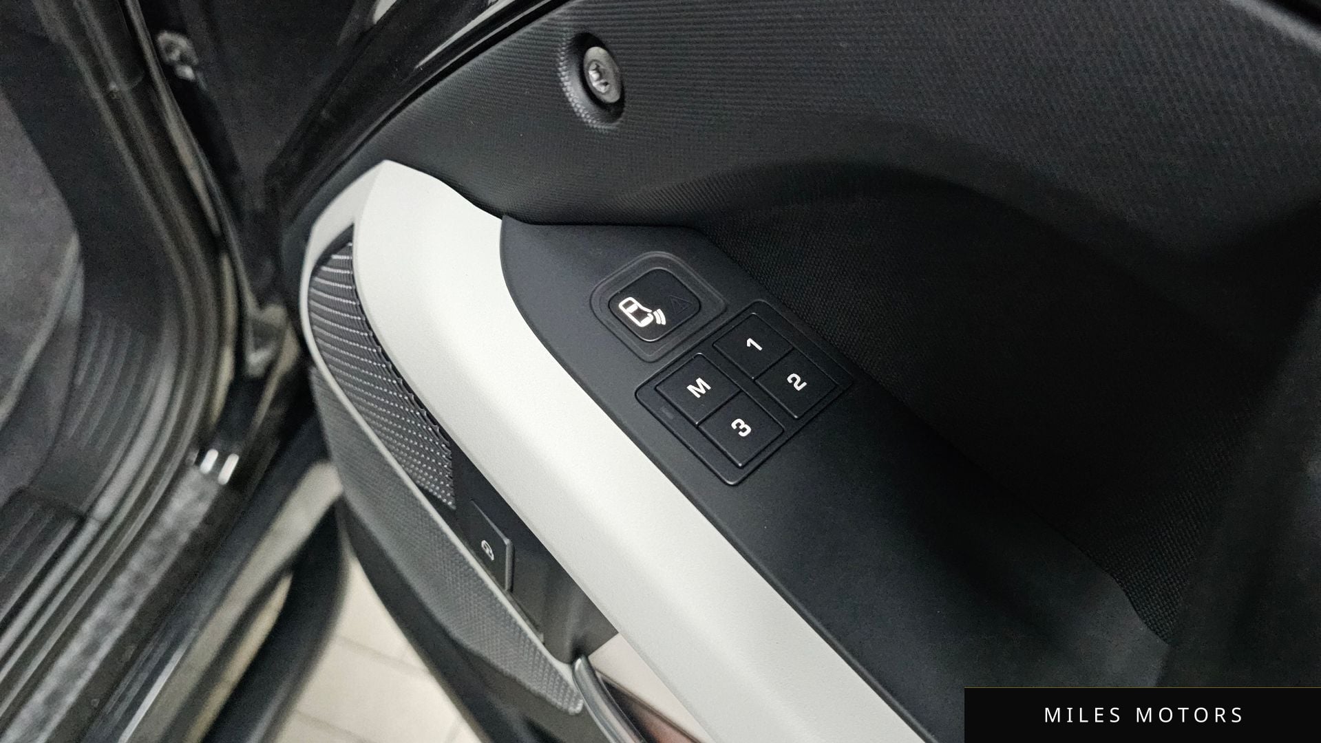 Land Rover 디펜더 (L663) 2022 — миниатюра 16