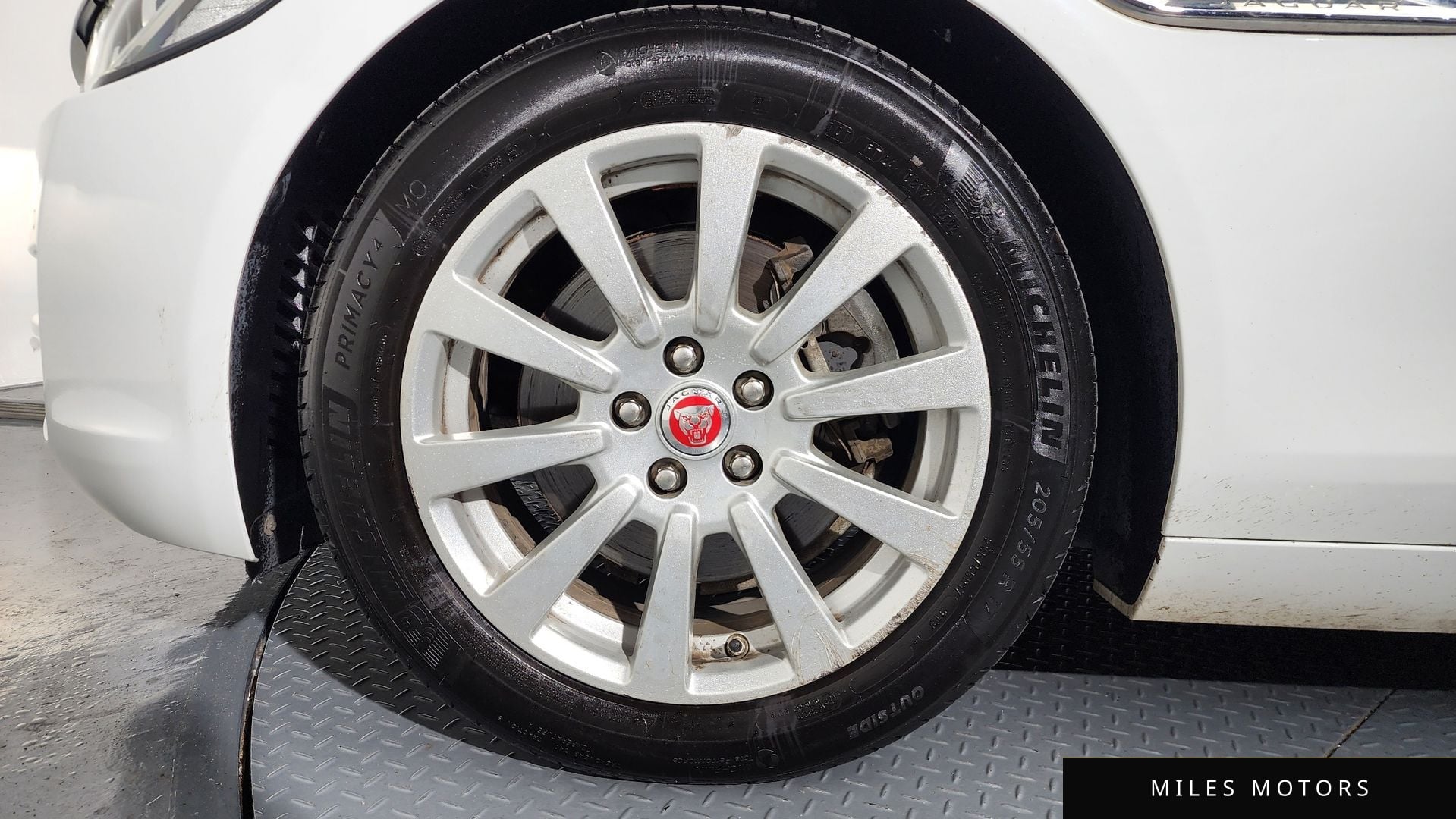 Jaguar XE 2018 — миниатюра 5
