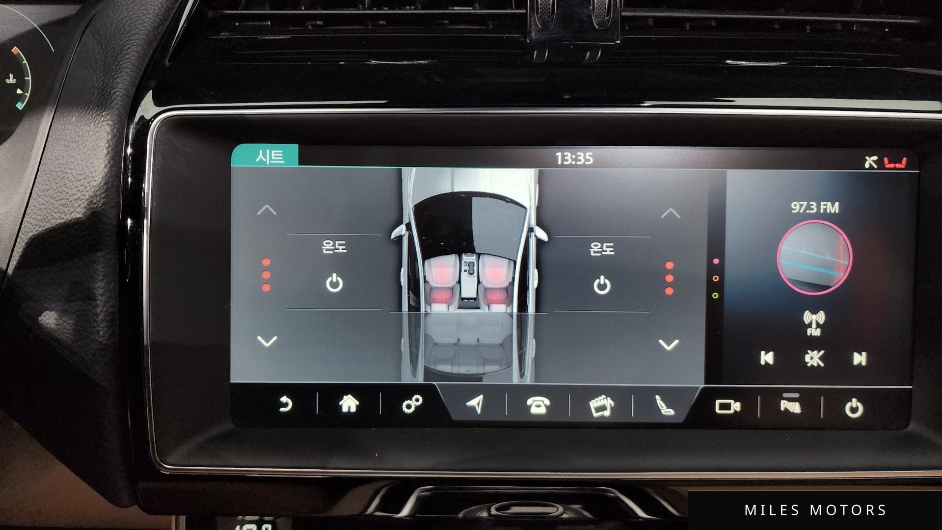 Jaguar XE 2018 — миниатюра 19