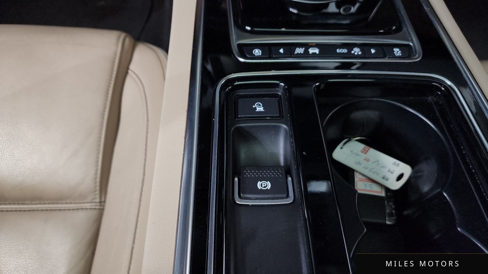 Jaguar XE 2018 — миниатюра 22