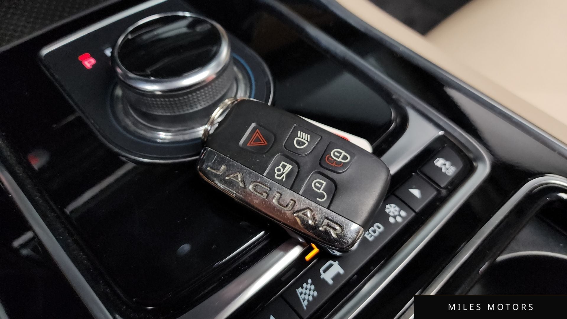 Jaguar XE 2018 — миниатюра 23