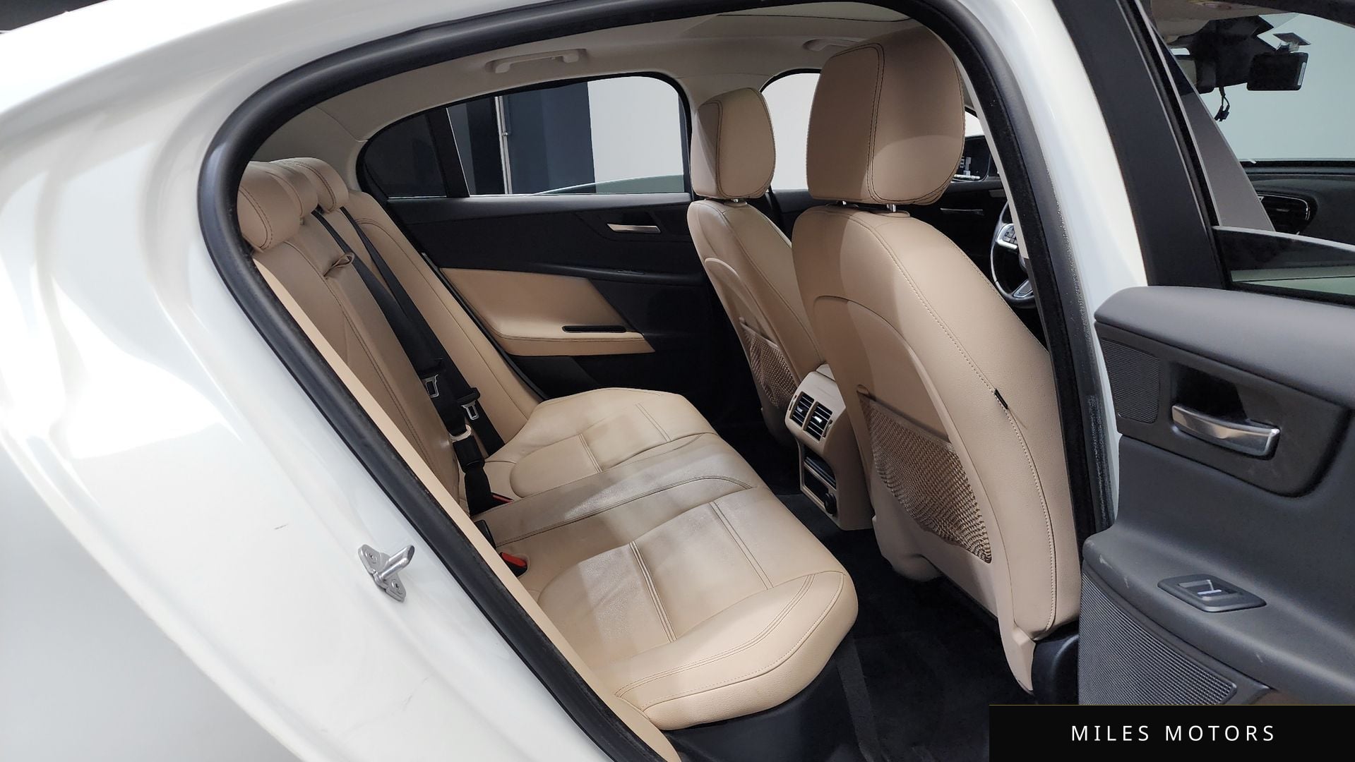 Jaguar XE 2018 — миниатюра 16