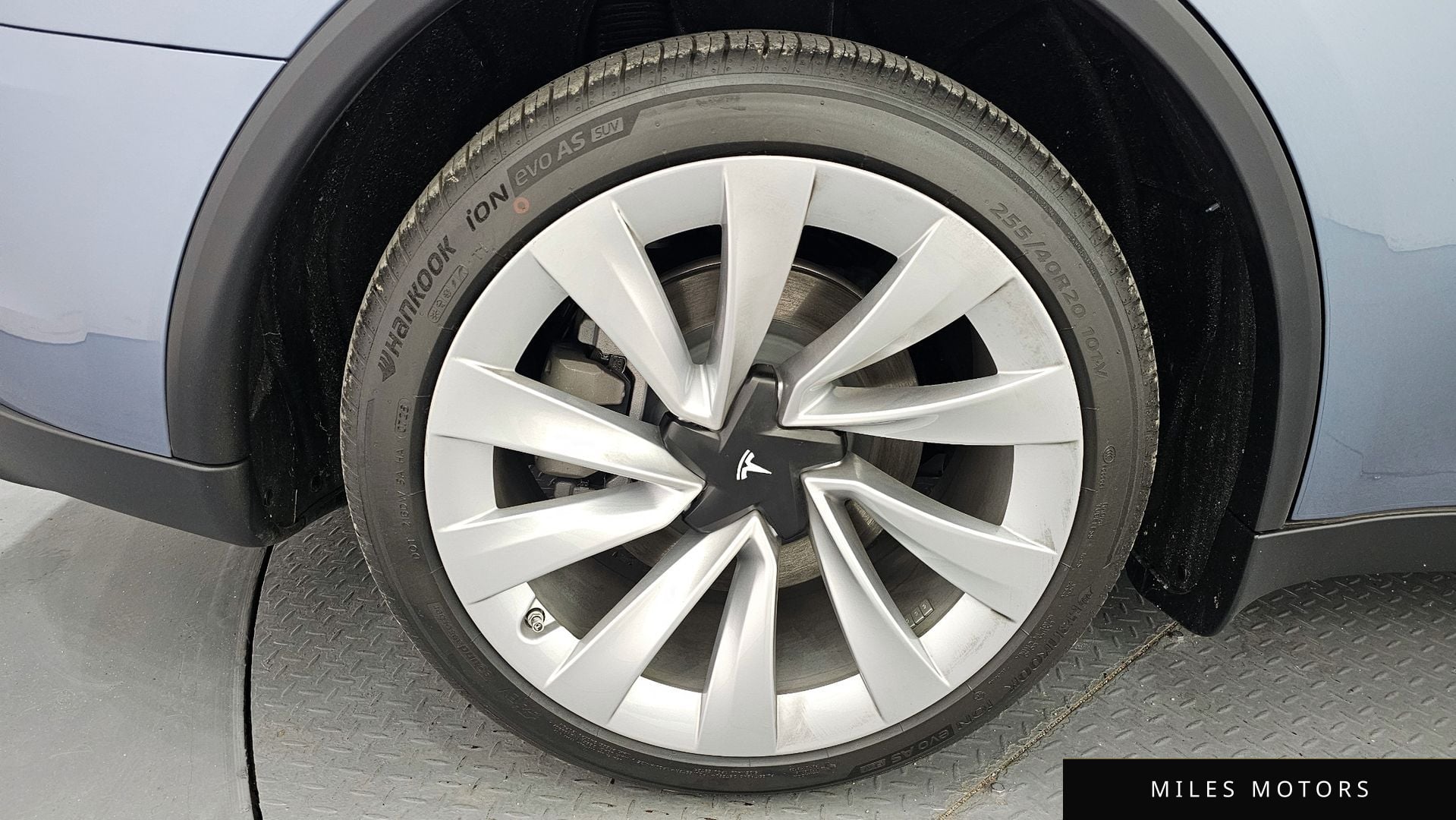 Tesla Model Y 2025 — миниатюра 5